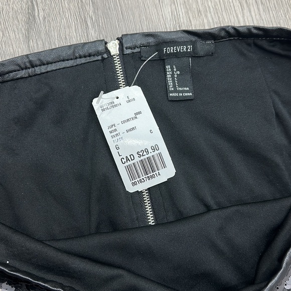 BLACK MINI SKIRT-L (NWT) - Picture 3 of 3